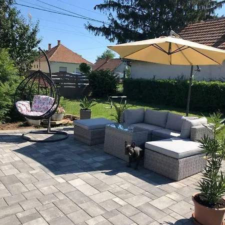 Virag Vendeghaz Guest house Poroszlo